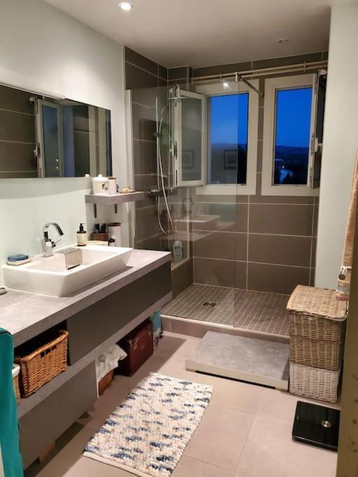 Lou Beach Home 75 M2 A 300 M De La Plage Avec Vue Mer La Ciotat Exterior photo